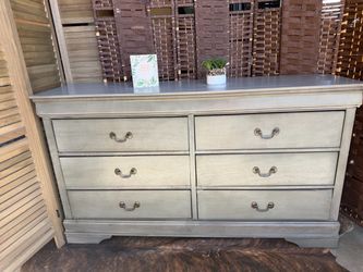 Grey Six-Drawer Dresser top refinished details in photos