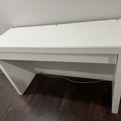 Ikea MALM Desk/Vanity