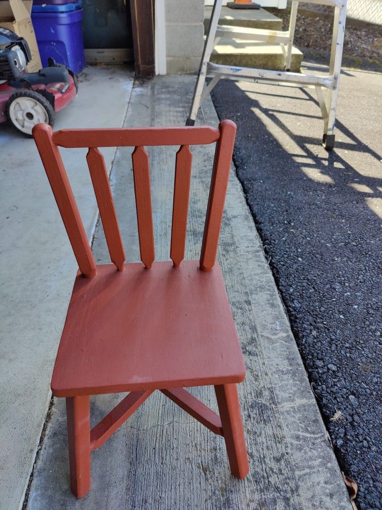 Child's/Doll Chair