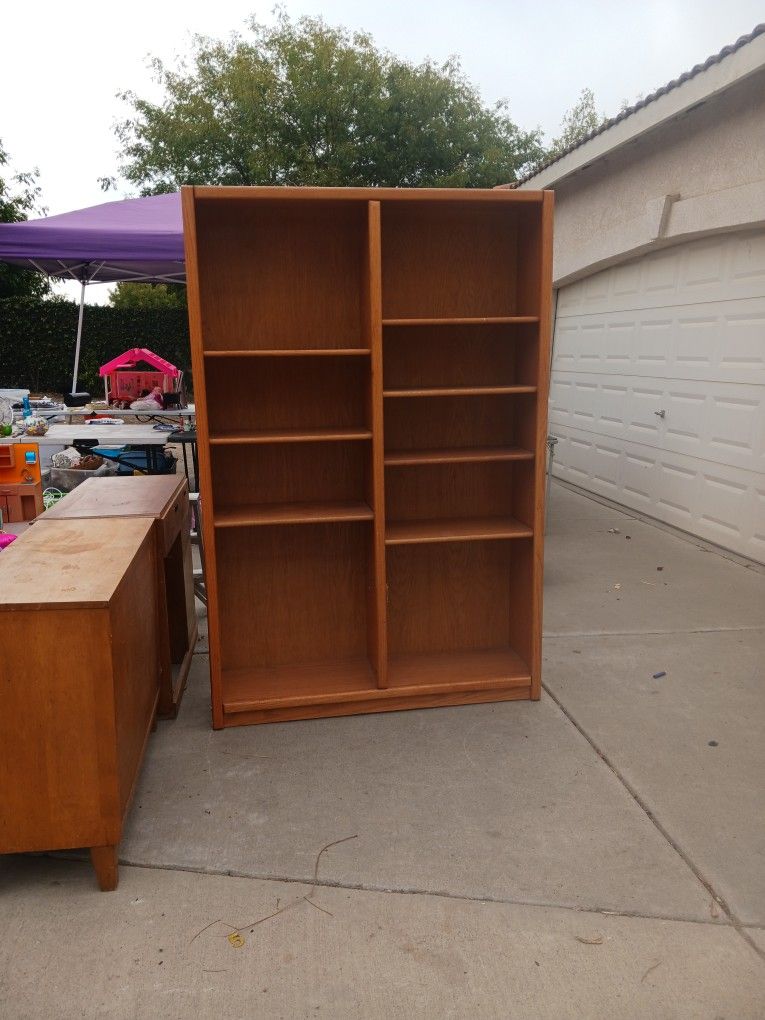 Bookshelf COME GET ASAP BEFORE IT RAINS! ONLY $25