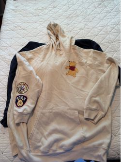 Winnie the Pooh sweatshirt with hood XXL