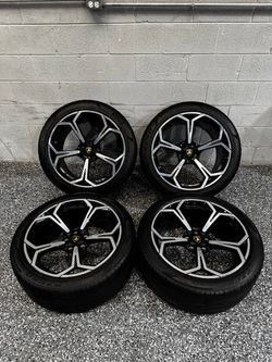 22" OEM Staggered Lamborghini Urus Wheels Rims Set of 4 22x10 & 22x11.5 5x130