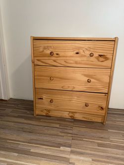 Pine Wood 3-Drawer Dresser
