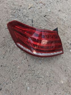 2010 Mercedes Benz E350 Tail Light