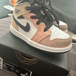 Jordan 1 Mid - Size 5c