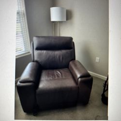 2 Reclining Lounge Chairs