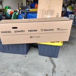 Draw-Tite 76023 Class 3 Hitch (2" Receiver, 2019–2023 Chevrolet Blazer and 2017–2023 GMC Acadia.