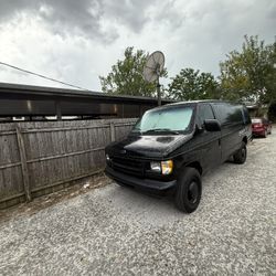 Black Ford 2000