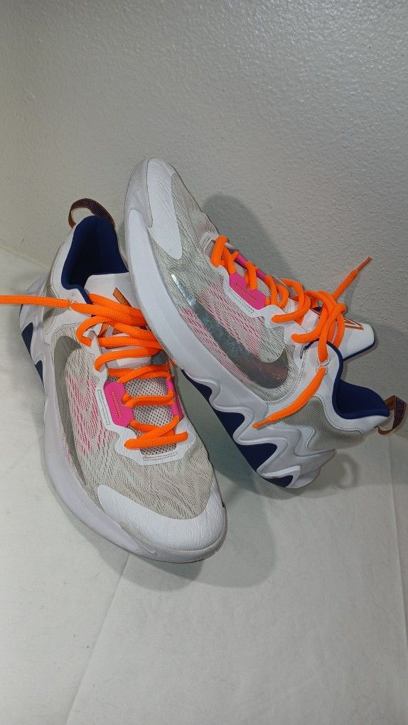 Size 15m16w Nike Shoes