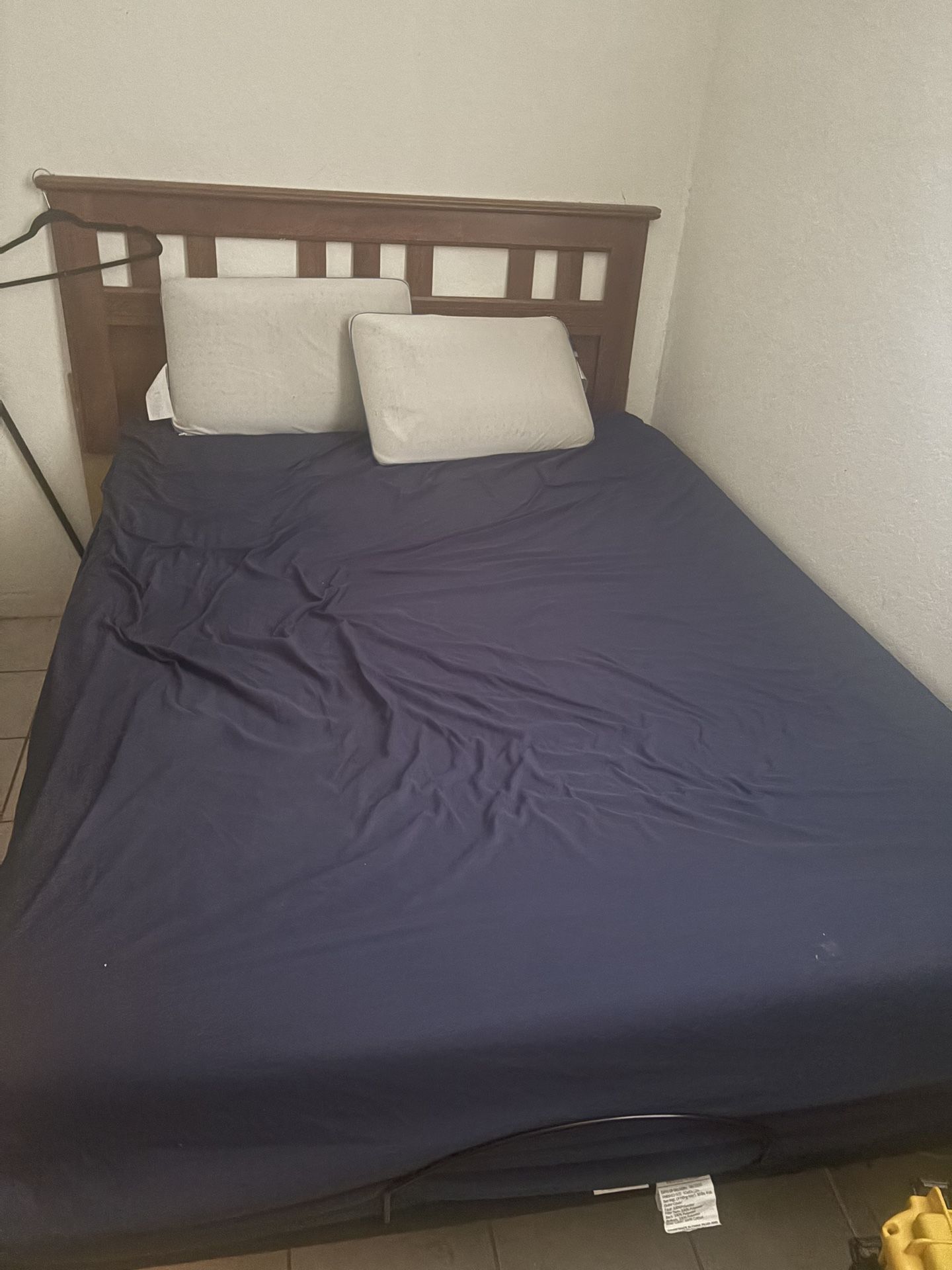 Wood Bedroom Set 5 Pc Set