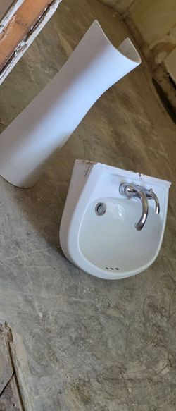 Free 18" bathroom sink