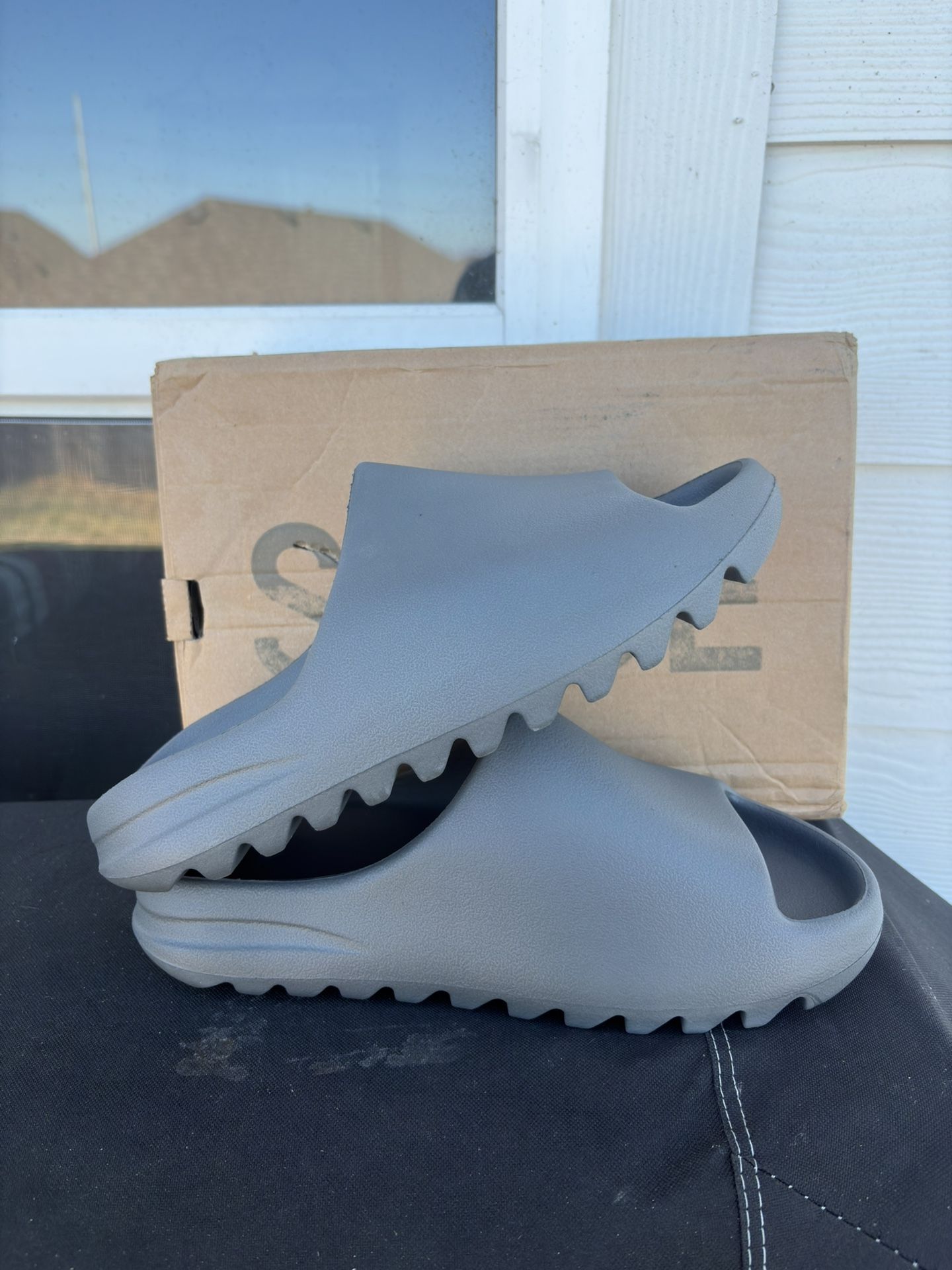 yeezy slides