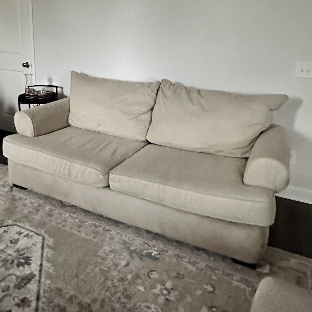 Beige Love Seat With Pull Out Mattress 