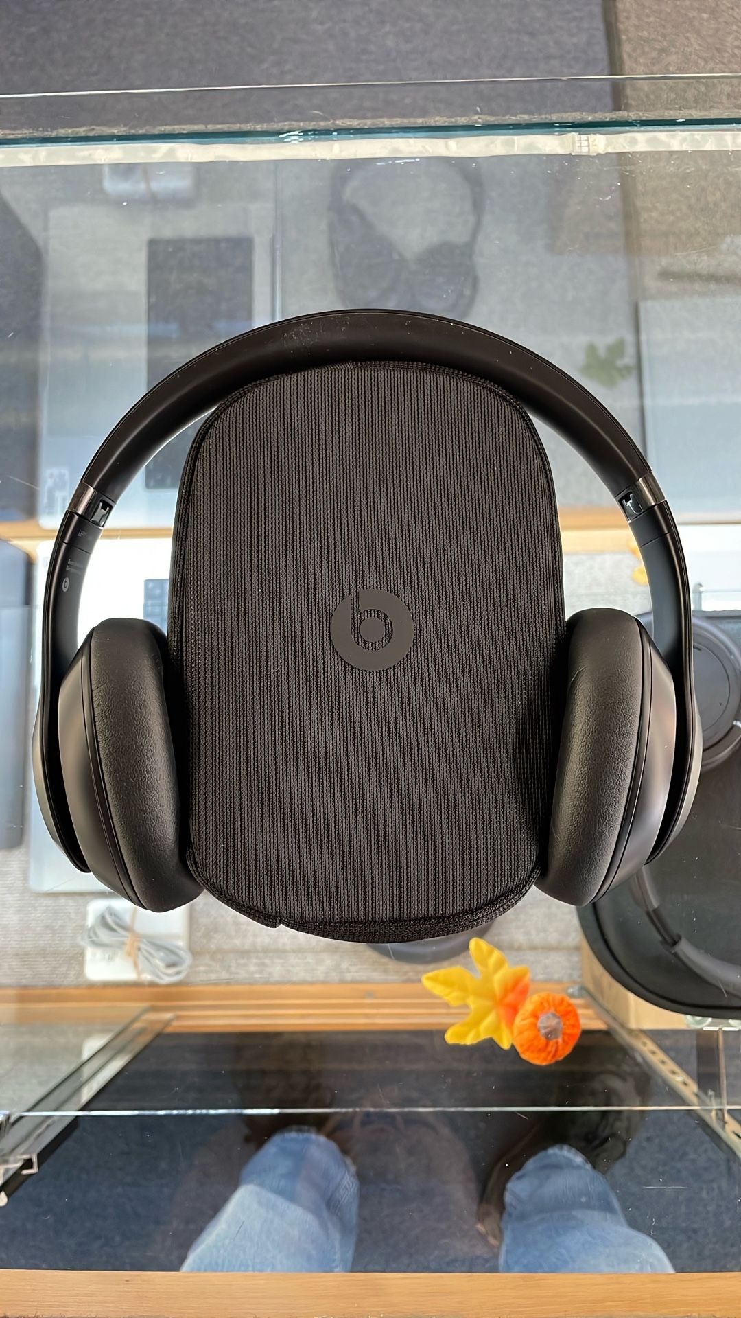 Apple Beats Studio Pro Noise Cancelling Headphones Witch Soft case/Aux Cord/Type C USB Cord (70488912)