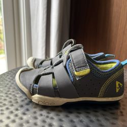Plae Sam Size 9 Kids Sandal Shoes
