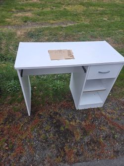 Computer table
