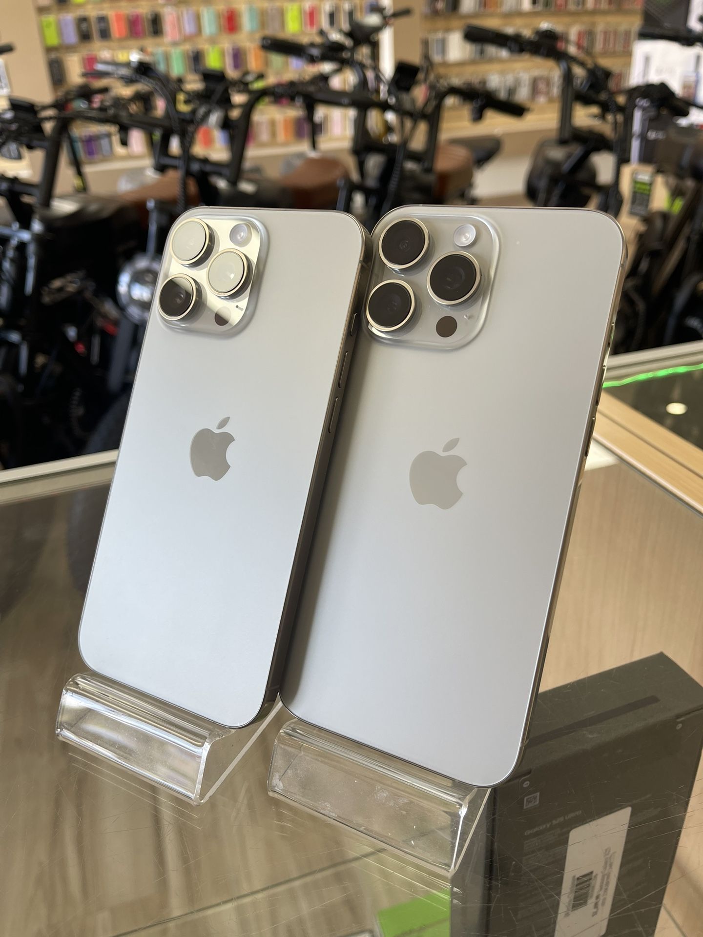 Apple iPhone 16 Pro Max Titanium Silver 256GB Factory Unlocked! Own It Today With Easy And Accesible Financing Options! No Credit Needed! $10 To $100