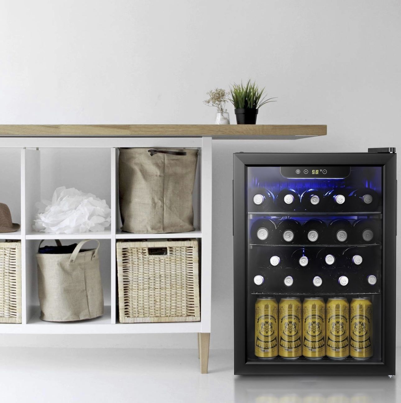 Black mini Beverage Refrigerator/cooler