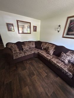 Couch for Sale in Bakersfield!