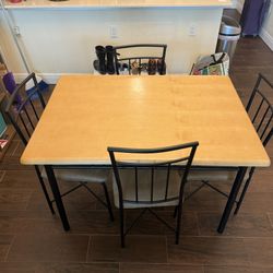 4-Person Dining Table + 4 Chairs – Light Wood