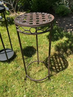 Metal plants stands