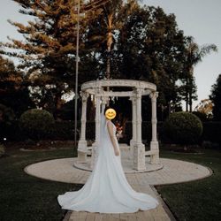 Madi Lane Bridal Dress Ivory Size 08