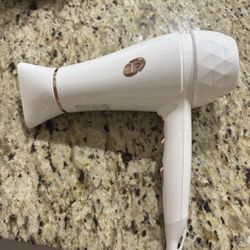 T3 Feather Weight White And Rose Gold Blowdryer 