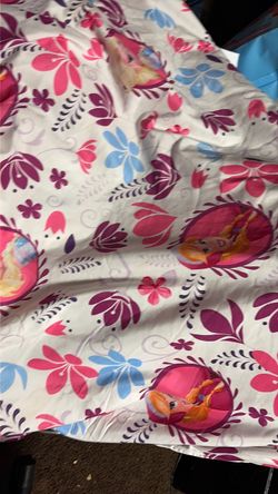 One fitted sheet for a girl