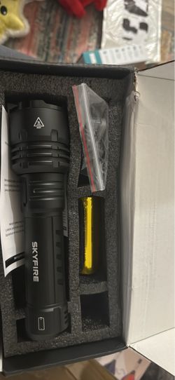 Skyfire Tactical Flashlight with Battery