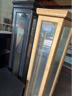 2 glass decoration cabinet