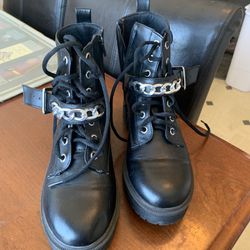 Women’s  7.5 Boots 