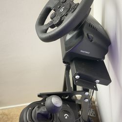 Logitech G923 Racing Wheel and Pedals, TRUEFORCE up to 1000 Hz Force Feedback, Gaming Steering Wheel PlayStation