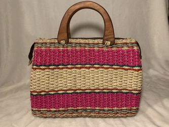Weaved hand bag