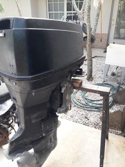 Suzuki 90 horsepower comes with all the rigging console and a few of accessories