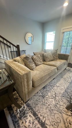 Sofa (Rooms to Go Cindy Crawford Collection) – Great Condition ✨