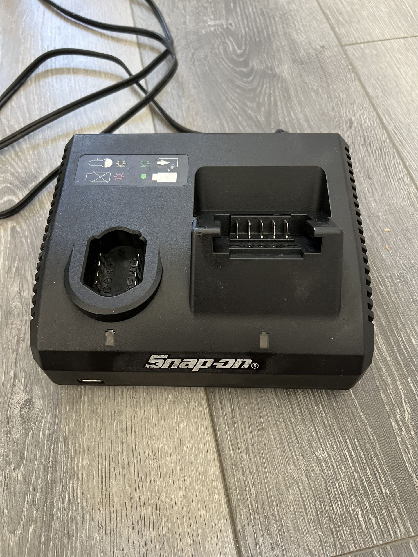 Snap On Tools 14.4v And 18v Dual Charger