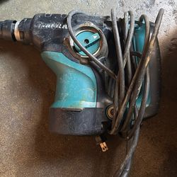 Makita 1-1/8 SDS Plus Rotary Hammer