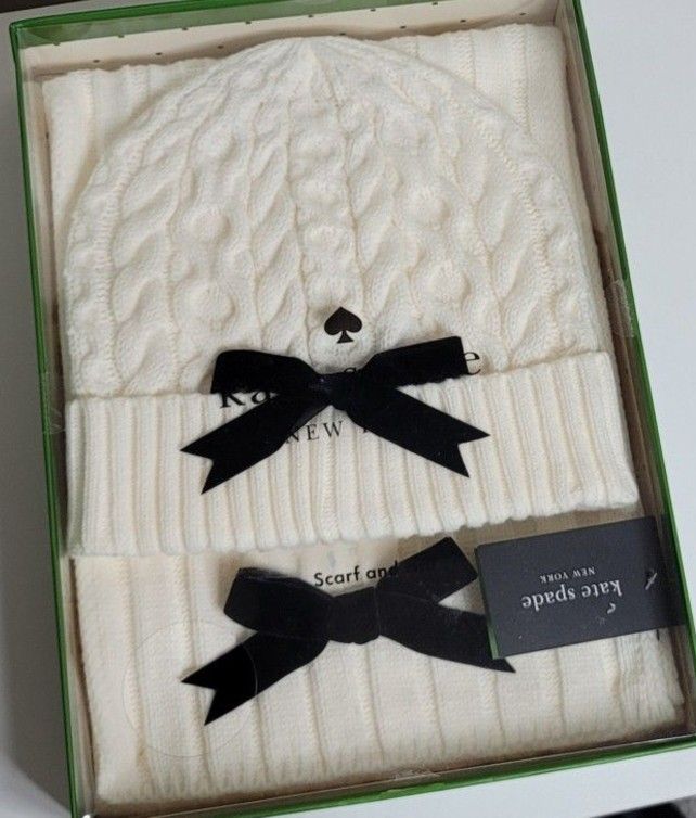 Ivory Color Kate Spade Scarf And Hat With Black Velvet Bow