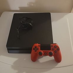 Ps4 With Controller 