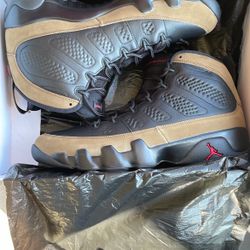 These Are Size 12 They Brand New These Going For 200-210