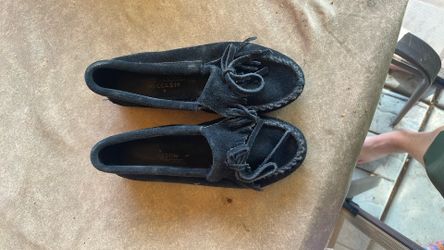 Minnetonka Moccasin, Black Suede, Size 6