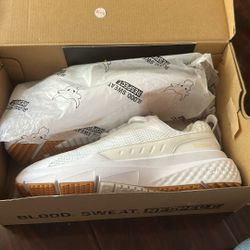 Under Armour Women’s Size 9.5 Dwayne Johnson New