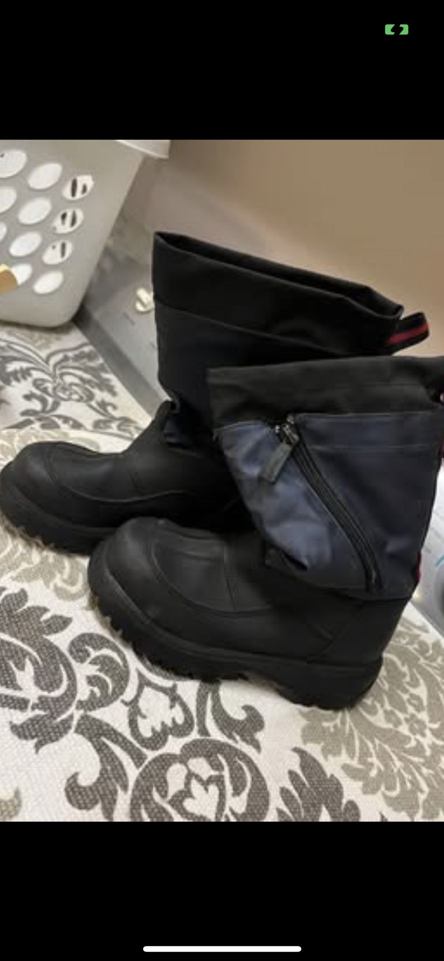 Boys Snow Boots Size 1M