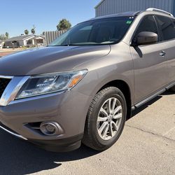 2014  Nissan pathfinder