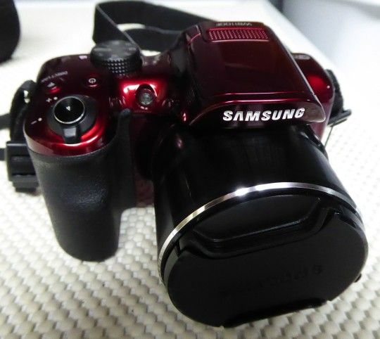 Samsung WB1100F 16MP Camera