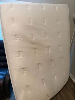 Queen mattress very good condition