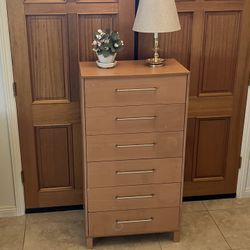 Dresser / Chest of Drawers