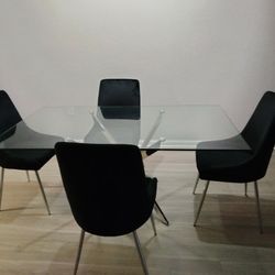 New 5 Piece Dinning Room Set 