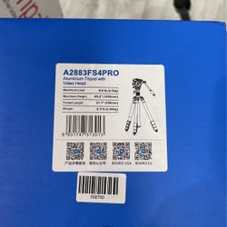Benro Aluminum Tripod With Video Head  