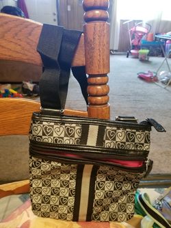 MEDIUM CROSS OVER PURSE CLEAN